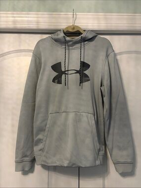 Under Armour Men's Light Gray Pullover Hoodie with Black Logo